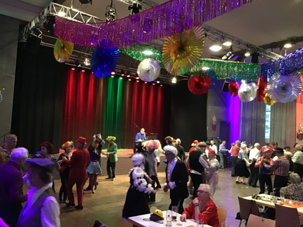 Faschingstanztee mit Livemusik | Charly Greil